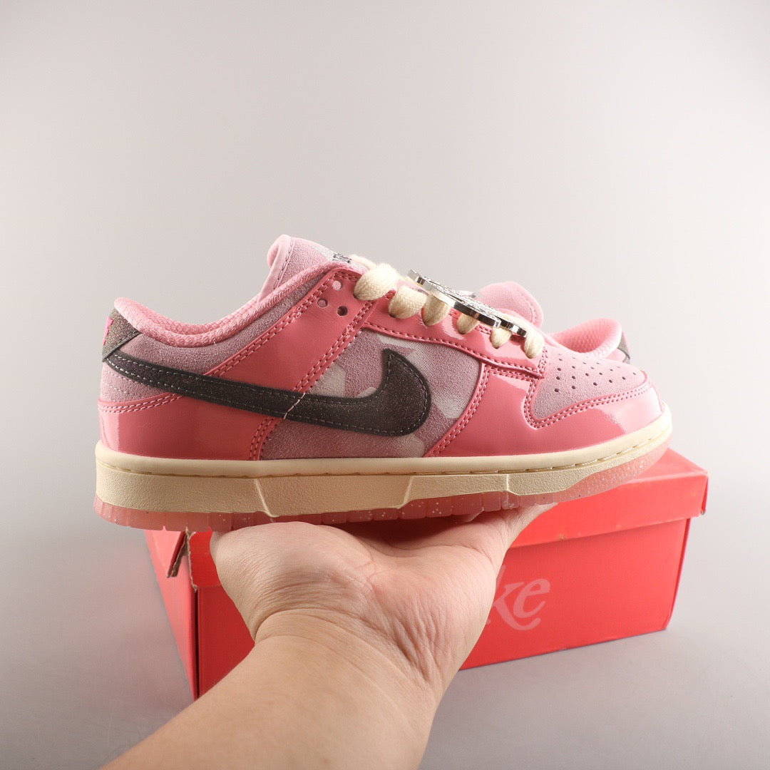 NIke Dunk Low Barbie