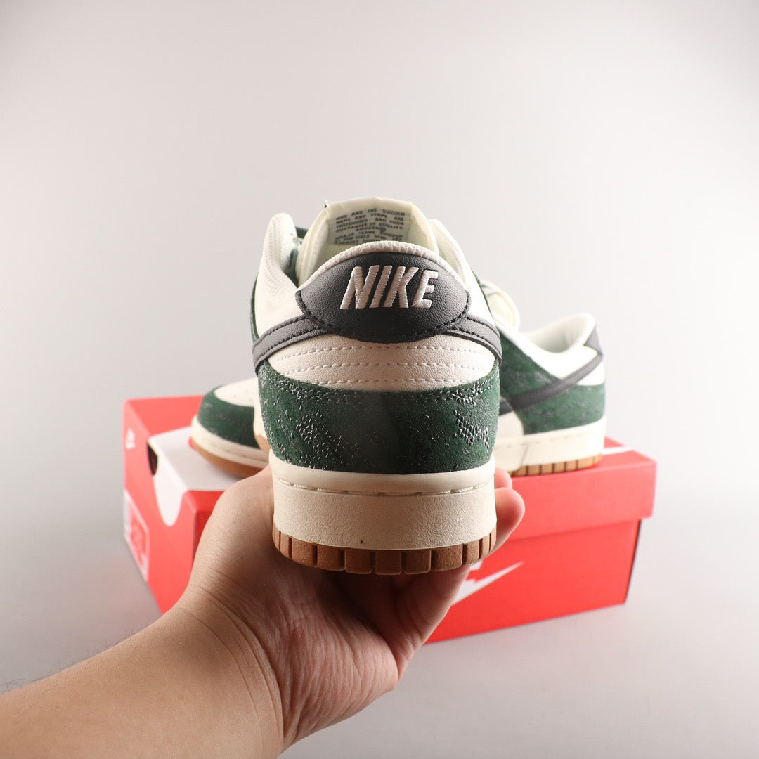 Nike Dunk Low Green Snake