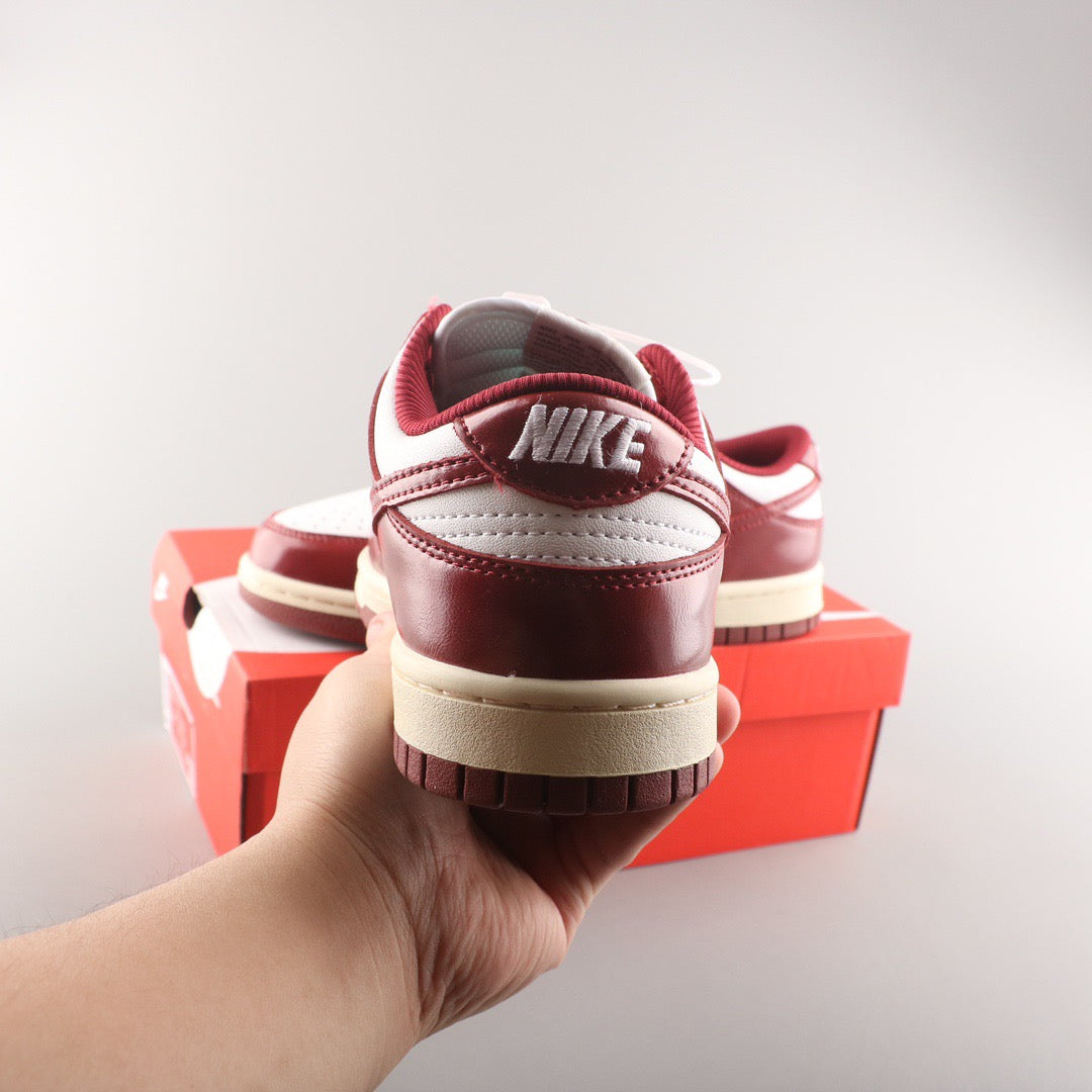 Nike Dunk Low Vintage Team Red