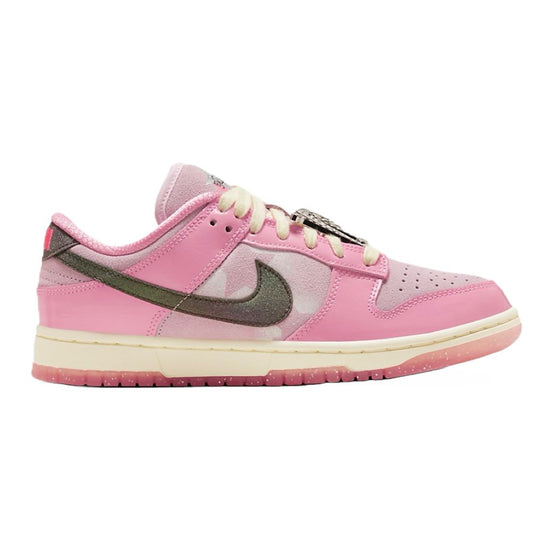 Nike Dunk Low Barbie