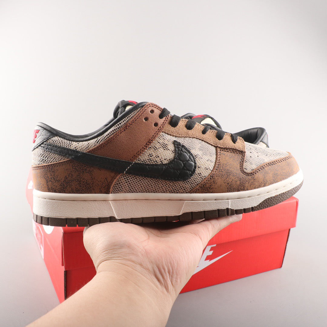 Nike Dunk Low CO.JP Marrón