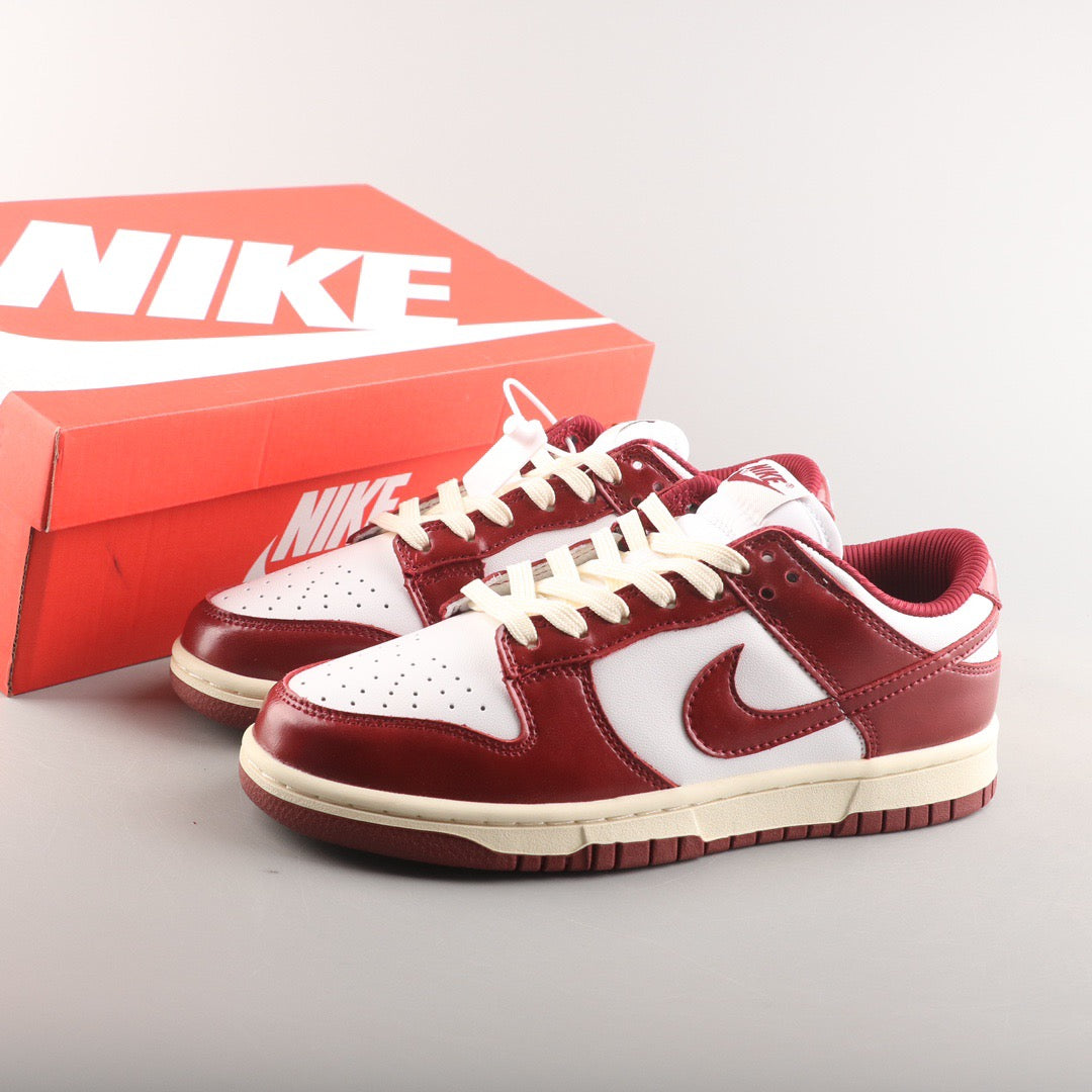 Nike Dunk Low Vintage Team Red