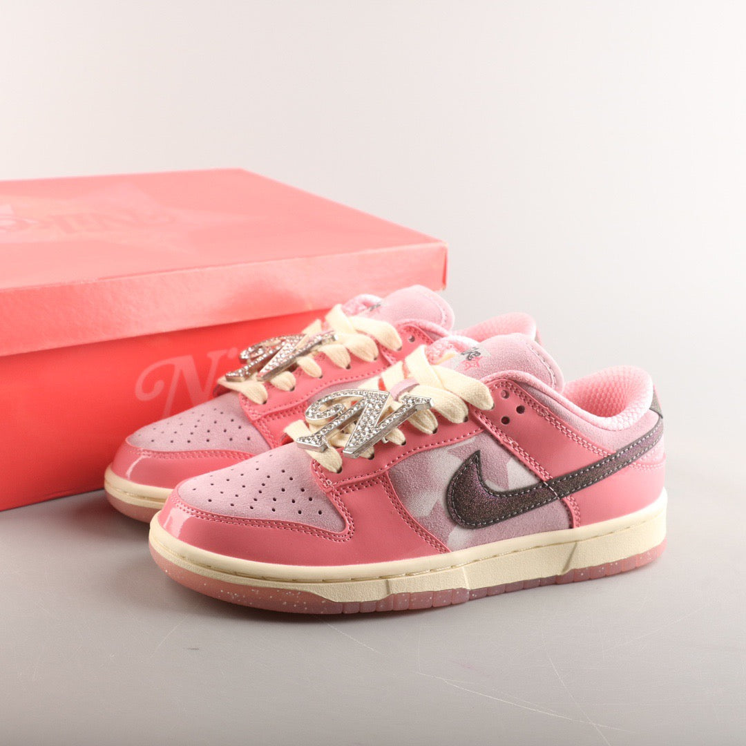 Nike Dunk Low Barbie