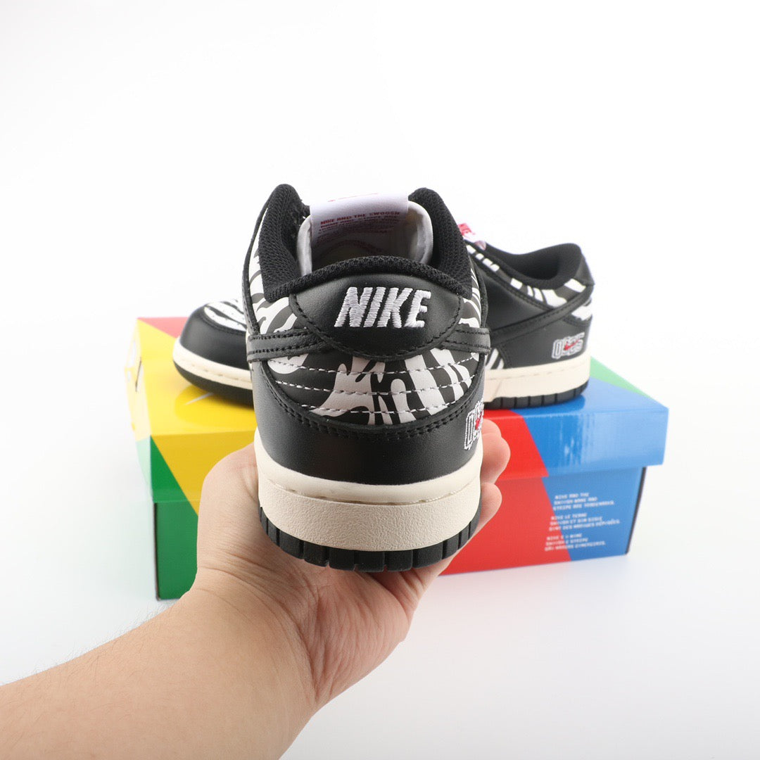 Nike Dunk Low Quartersnacks Zebra