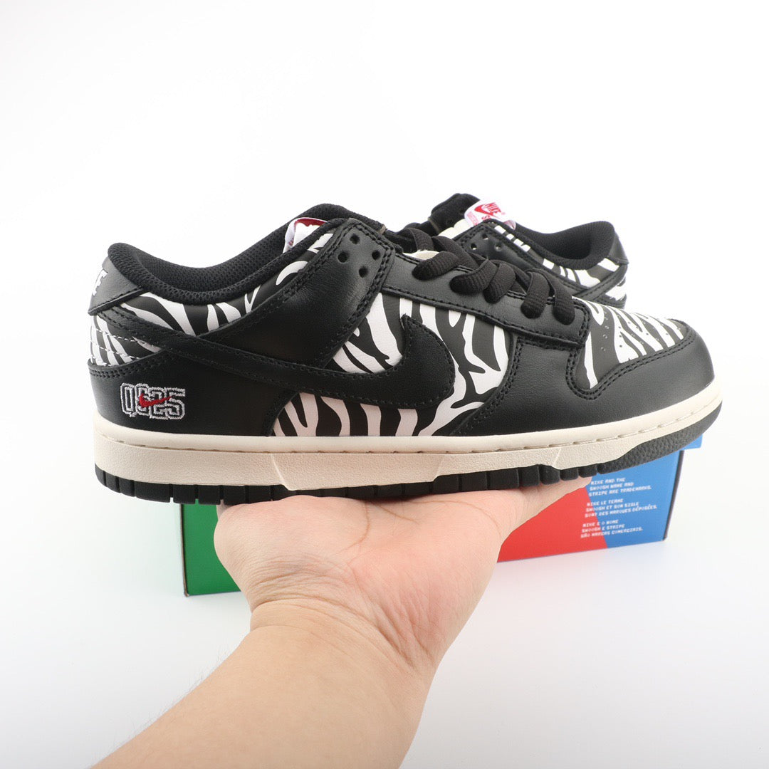 Nike Dunk Low Quartersnacks Zebra